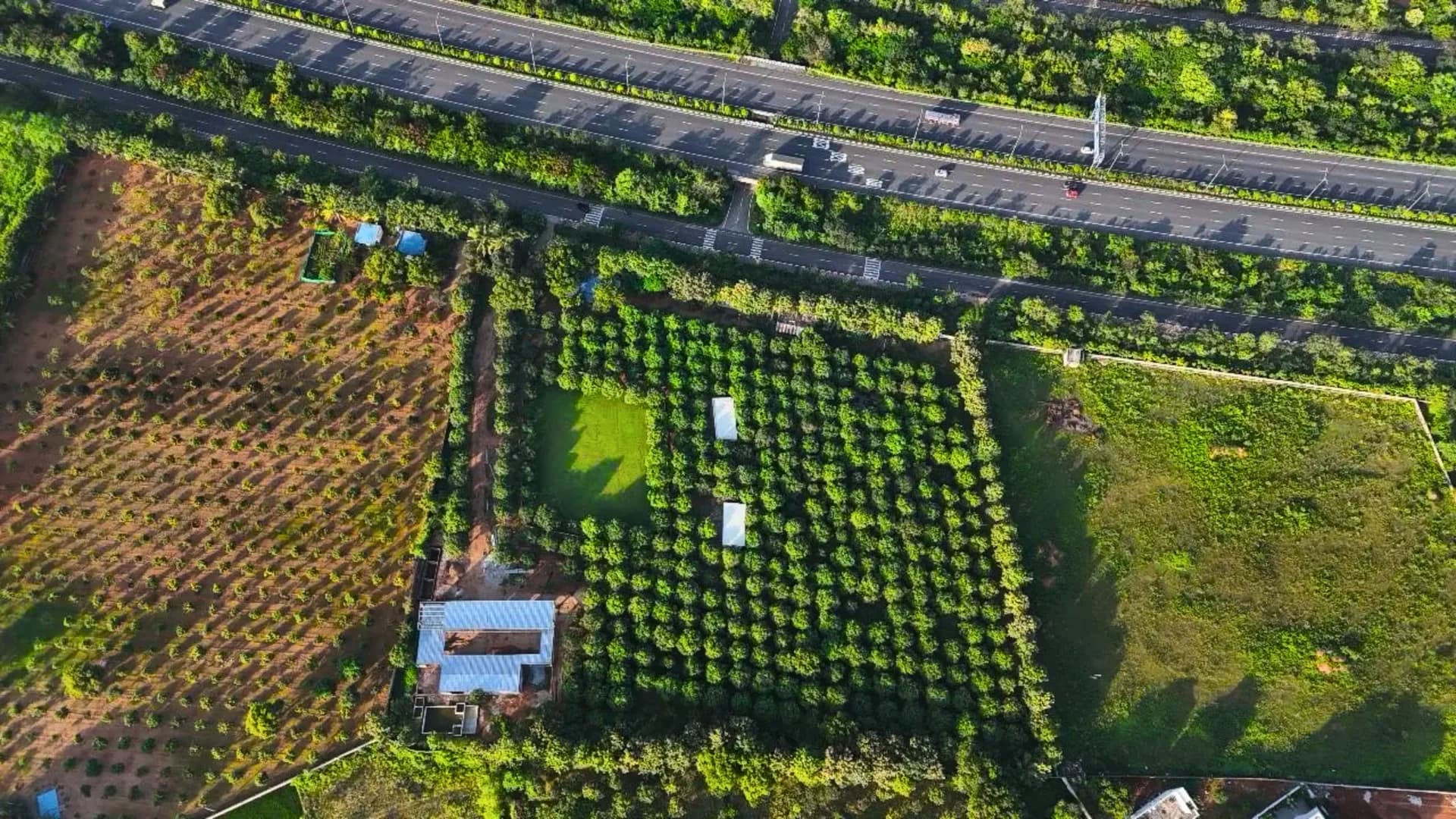 DestinMe Aamra Retreat & Venue