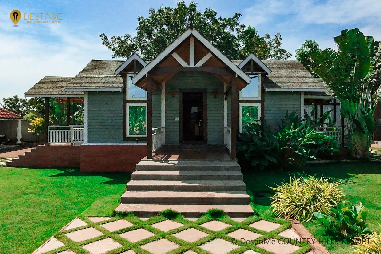 DestinMe Country Hills Resort